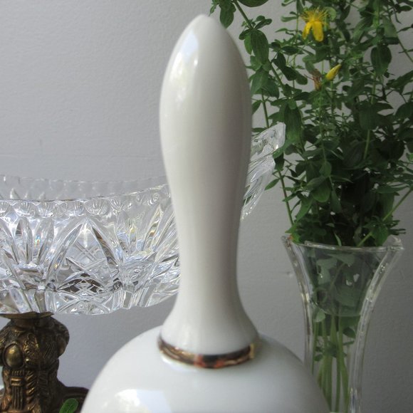 Porcelain Bell Village Landscape, Japan - Picture 9 of 13